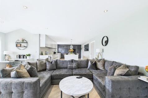 Open Plan Kitchen/Living/Dining Area