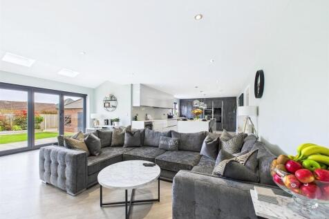 Open Plan Kitchen/Living/Dining Area
