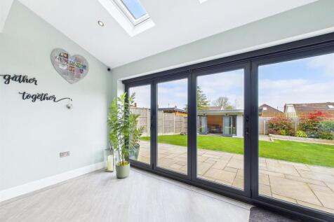 Open Plan Kitchen/Living/Dining Area