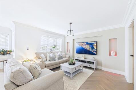 Open plan Living/Kitchen/Dining