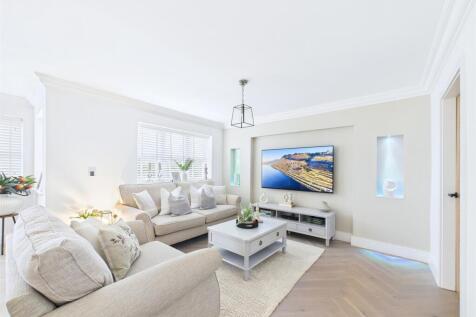 Open plan Living/Kitchen/Dining