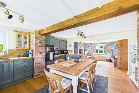 Open Plan Kitchen/Living/Dining