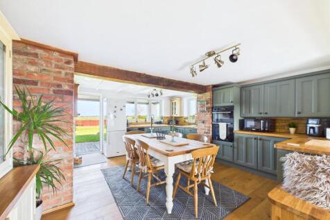 Open Plan Kitchen/Living/Dining