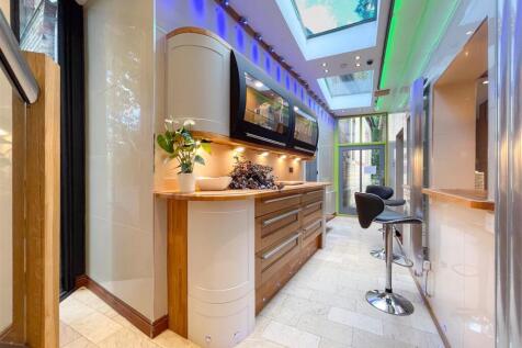 Kitchen lobby-2.jpg
