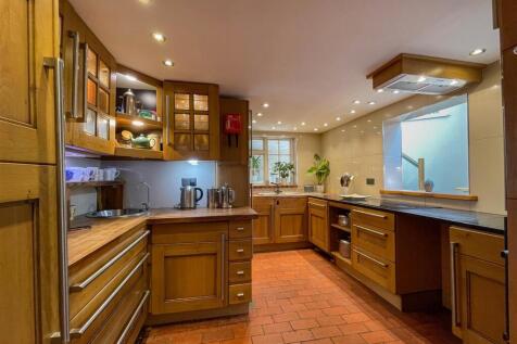 Kitchen 3.jpg