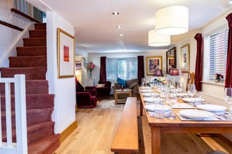 Dining and stairs.jpg
