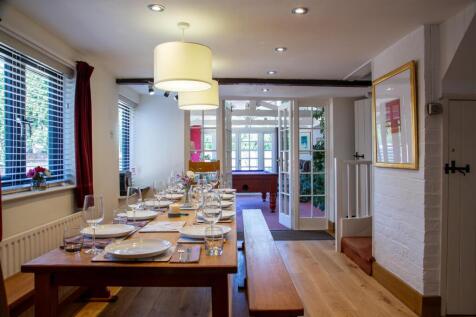 Dining-1.jpg