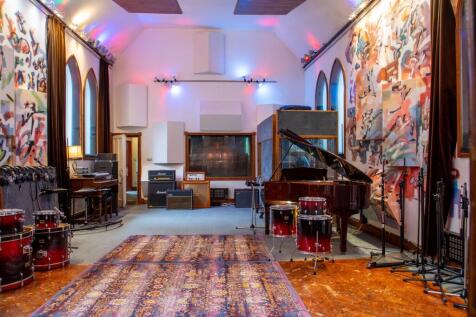 Live room 1-1.jpg