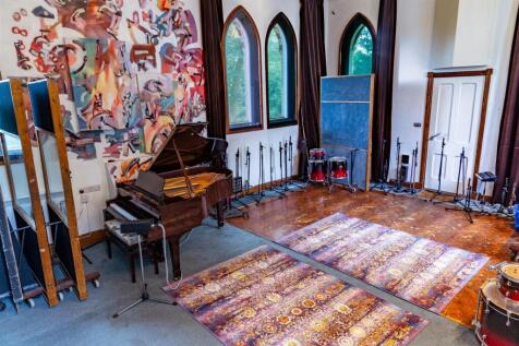 Live room 3 -1.jpg