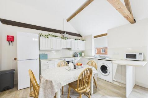 Hawthorn Reception Room / Kitchen