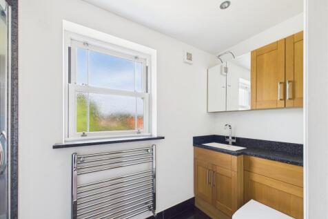 Bedroom 1 Ensuite