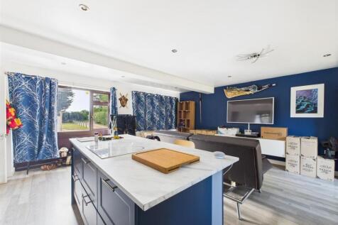 Open Plan Kitchen/Living Area