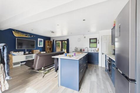Open Plan Kitchen/Living Area