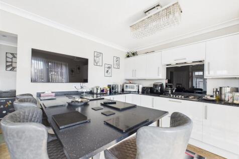Kitchen/Living Area