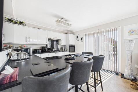 Kitchen/Living Area