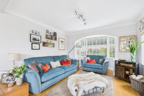 Open Plan Living/Dining Area