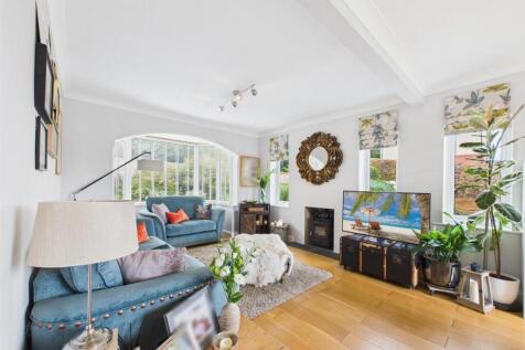 Open Plan Living/Dining Area