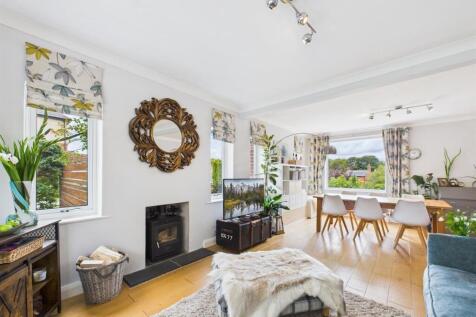 Open Plan Living/Dining Area