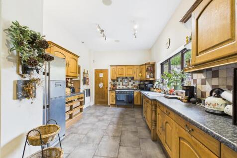 Open Plan Kitchen/Living/Dining Area