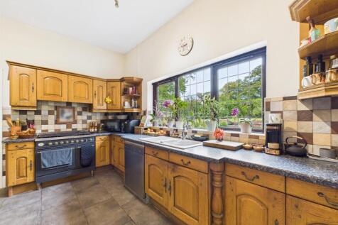 Open Plan Kitchen/Living/Dining Area