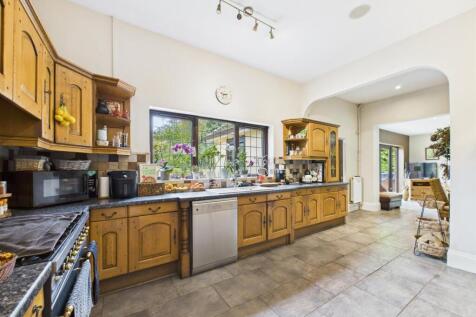 Open Plan Kitchen/Living/Dining Area