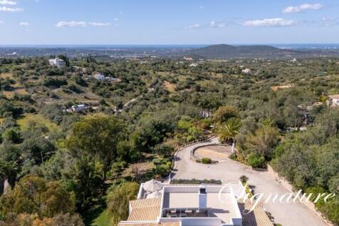 Exterior 1.8 (Large)