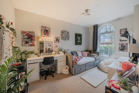 1373330-4-690368c...