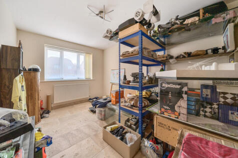 1380511-19-691214...