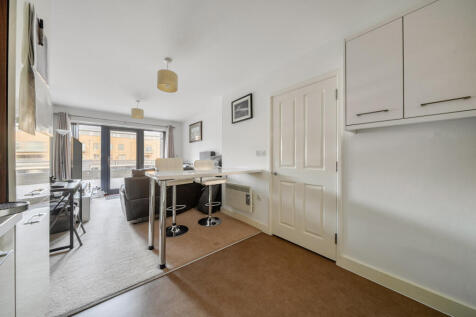 1383179-8-691eedc...