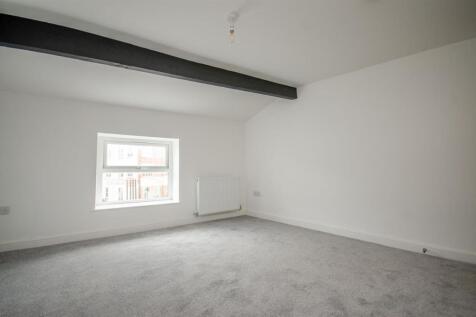 Bedroom 1 (1).jpg