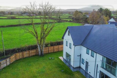 dji_fly_20251024_094312_420_1761295802389_photo_op