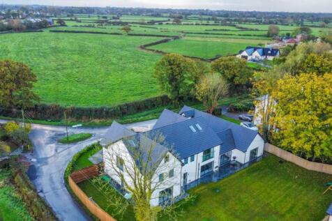 dji_fly_20251024_094626_430_1761295785997_photo_op