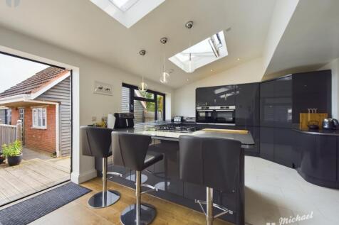 CAM01064G0-PR0399-STILL009