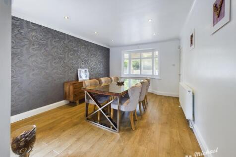 CAM01064G0-PR0399-STILL005