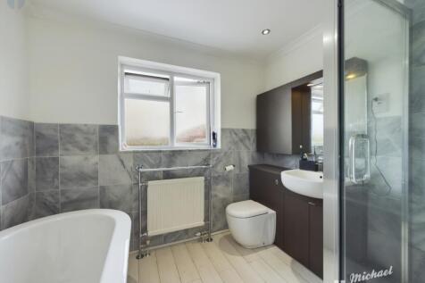 CAM01064G0-PR0399-STILL024