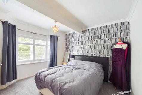 CAM01064G0-PR0399-STILL021