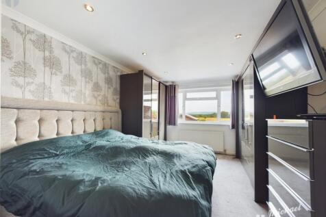 CAM01064G0-PR0399-STILL022