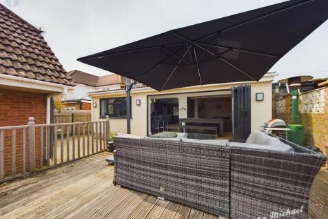 CAM01064G0-PR0399-STILL015