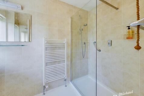 10 Ensuite.jpeg