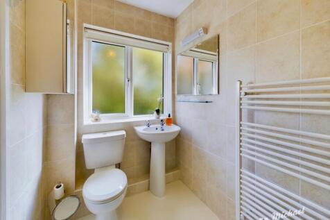 11 Ensuite 2.jpeg