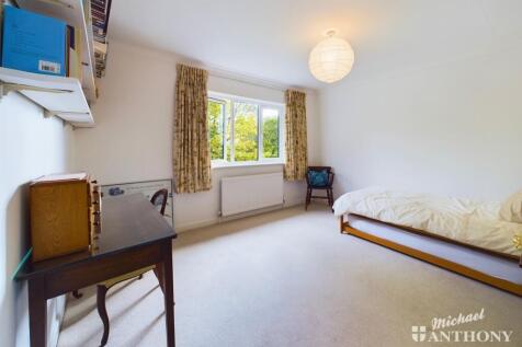14 Bedroom 4.jpeg