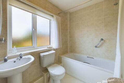 15 Bathroom.jpeg