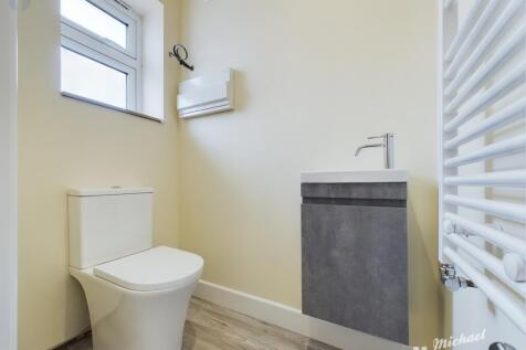 CAM03218G0-PR0309-STILL001