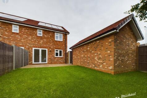 CAM03218G0-PR0309-STILL024