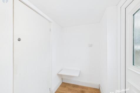 CAM03218G0-PR0564-STILL022