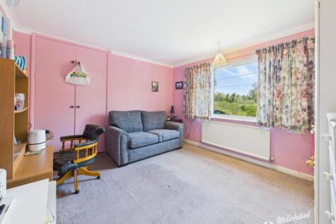 CAM03852G0-PR0235-STILL003