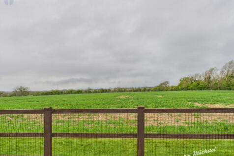 CAM03218G0-PR0608-STILL006