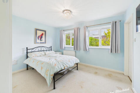 CAM03852G0-PR0257-STILL016