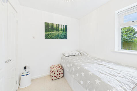 CAM03852G0-PR0257-STILL012