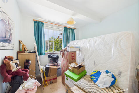 CAM03218G0-PR0636-STILL008